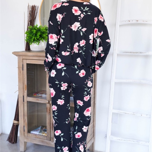 2 Pc Set Black Floral top & Bottom - Picture 7 of 11